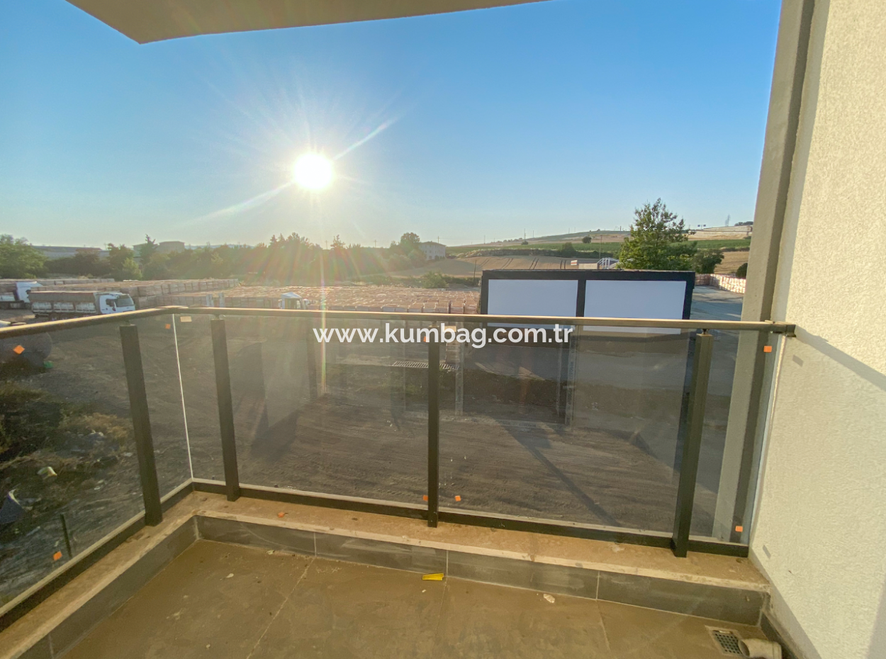 Neue Strasse Mit Pool 2 1 Wohnungen Zum Verkauf In Kumbagh