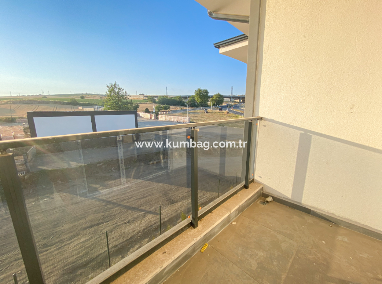 Neue Strasse Mit Pool 2 1 Wohnungen Zum Verkauf In Kumbagh