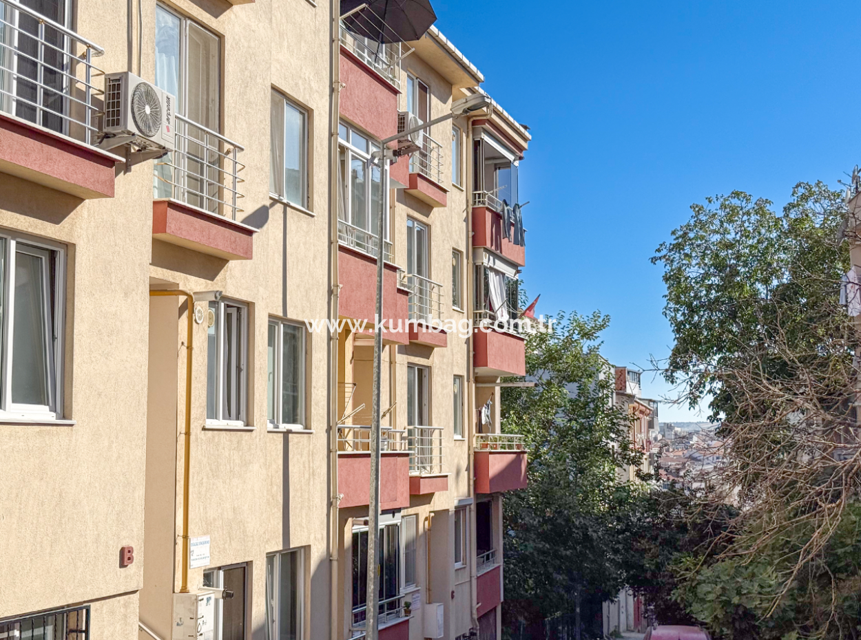 2 1 Wohnung Zum Verkauf Mit Doppelbalkon In Zentraler Lage In Ciftlikonu
