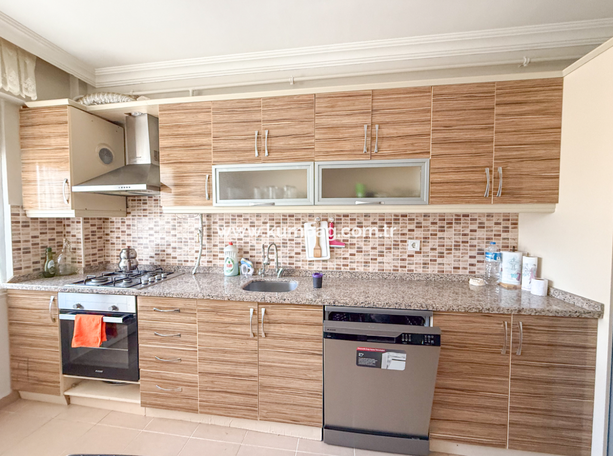 2 1 Wohnung Zum Verkauf Mit Doppelbalkon In Zentraler Lage In Ciftlikonu