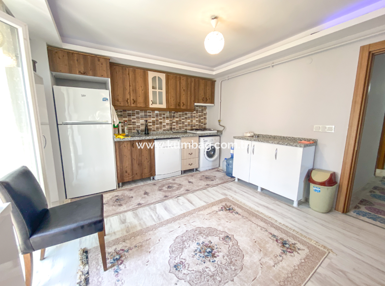 Möbliert 2 1 Wohnung Zum Verkauf Mit Meerblick Pool In Kumbag