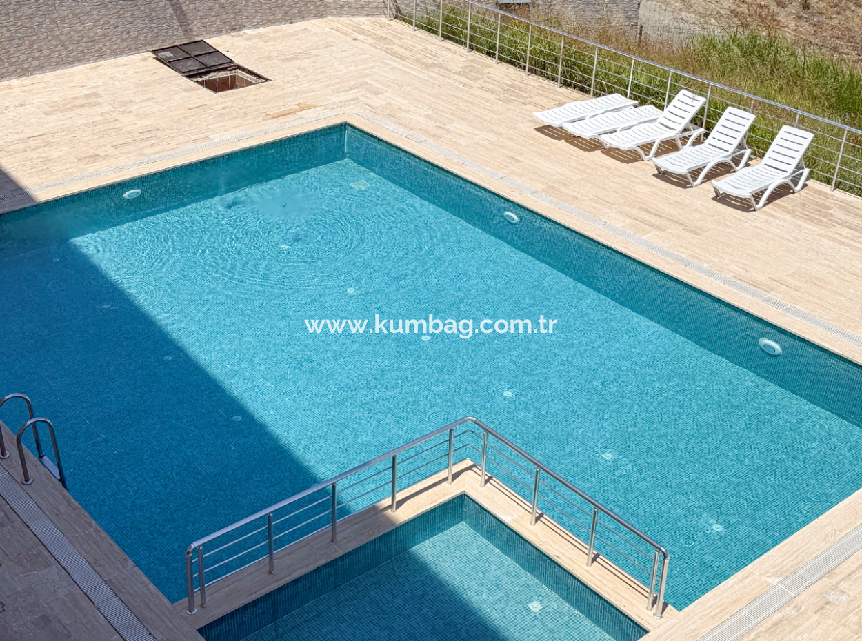 Möbliert 2 1 Wohnung Zum Verkauf Mit Meerblick Pool In Kumbag