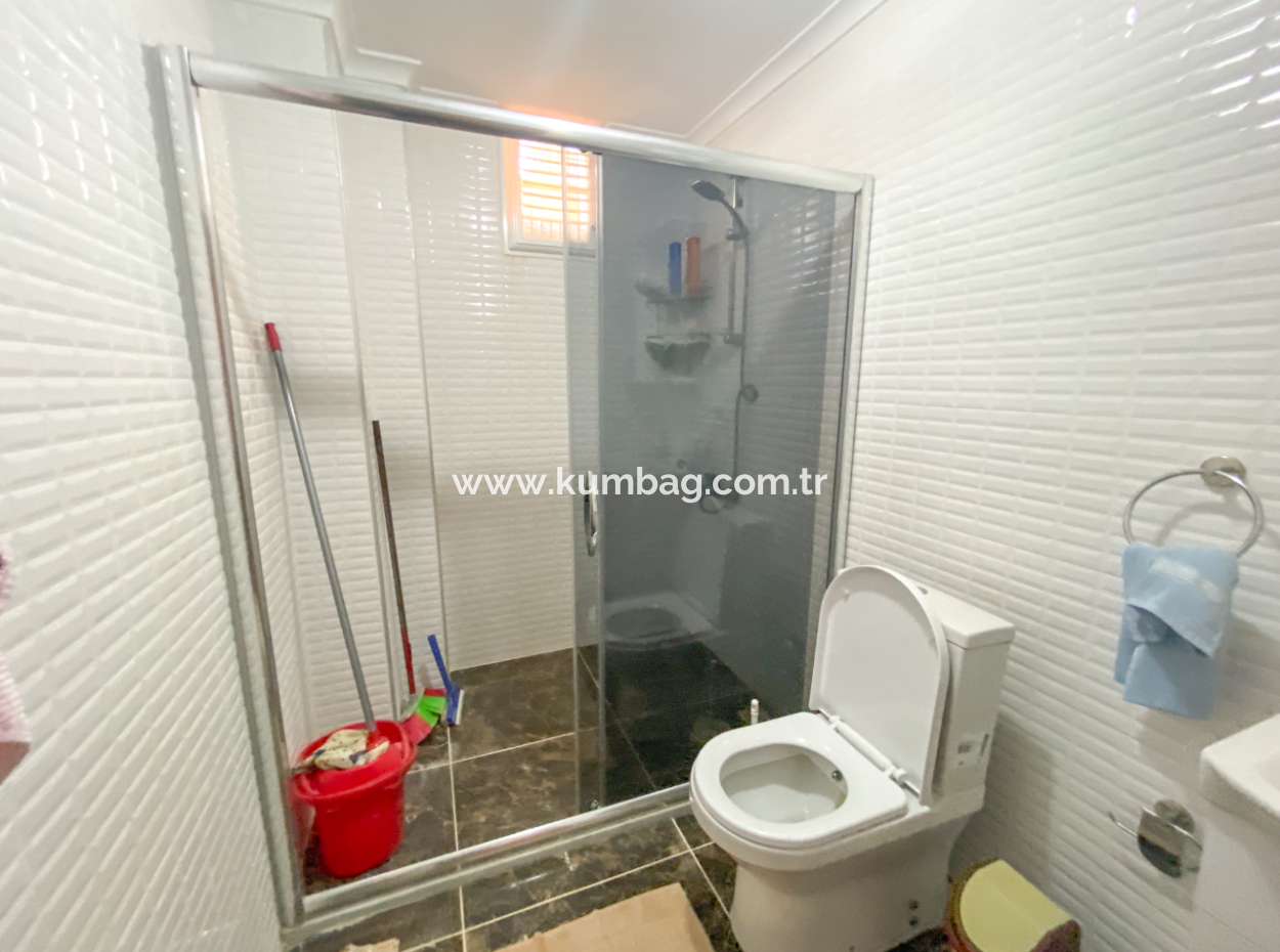 Möbliert 2 1 Wohnung Zum Verkauf Mit Meerblick Pool In Kumbag