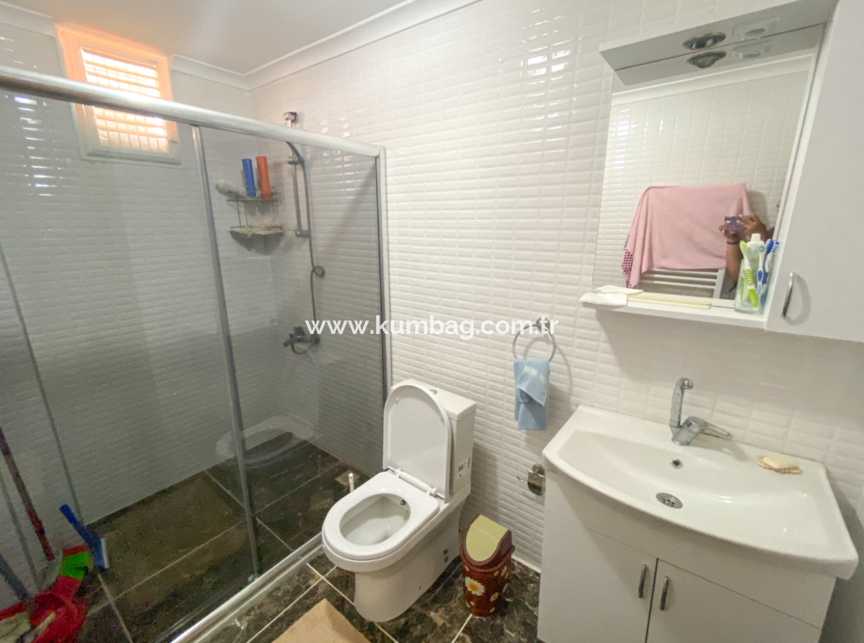 Möbliert 2 1 Wohnung Zum Verkauf Mit Meerblick Pool In Kumbag