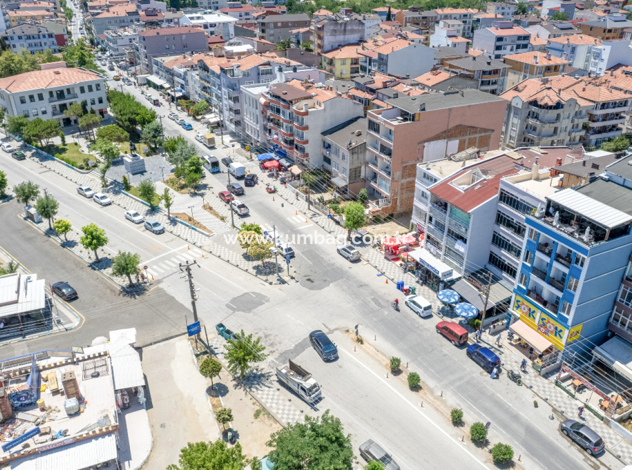 Aparthotel Zum Verkauf Auf Der Strasse In Der Nähe Der Küstenpromenade Von Kumbağ