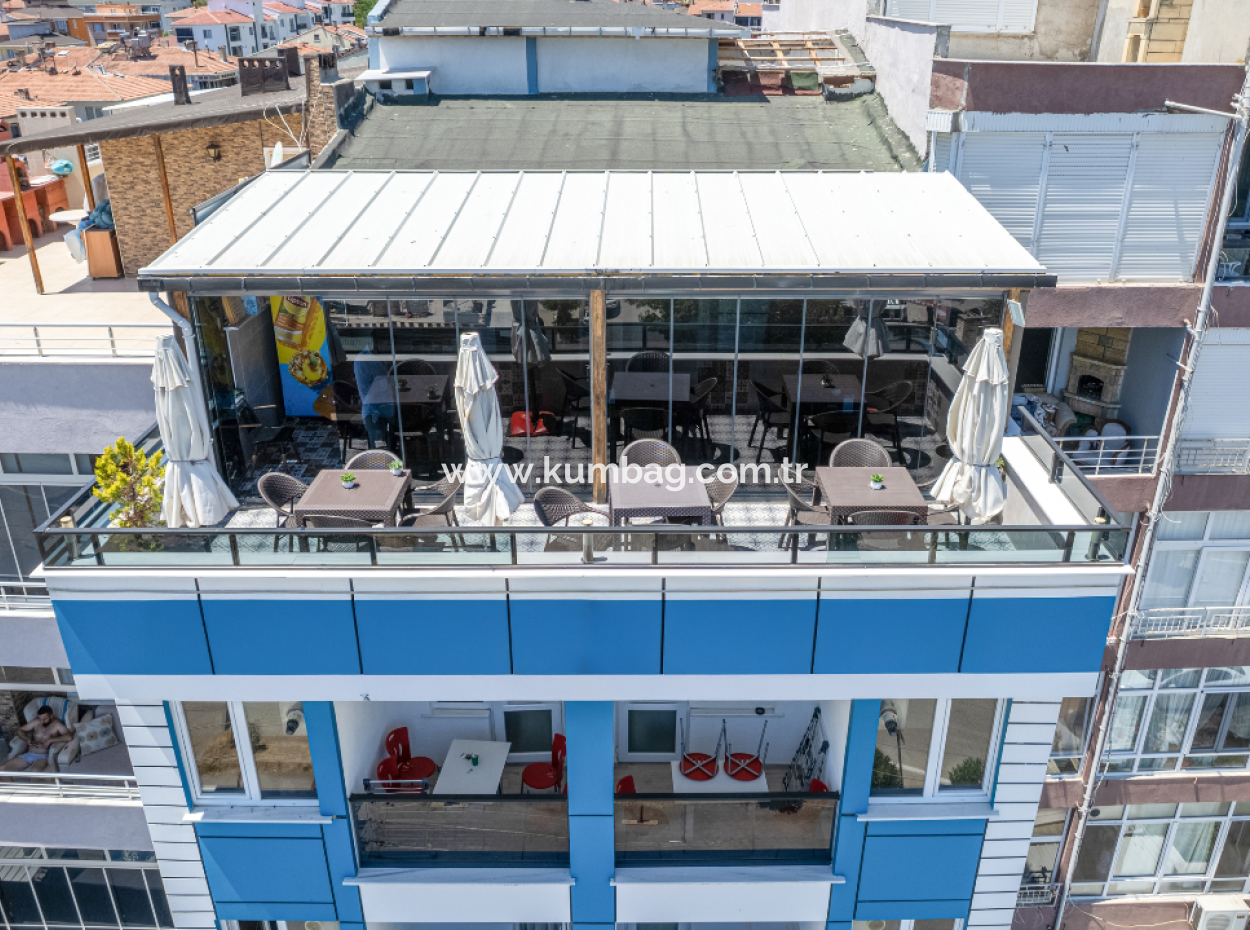 Aparthotel Zum Verkauf Auf Der Strasse In Der Nähe Der Küstenpromenade Von Kumbağ