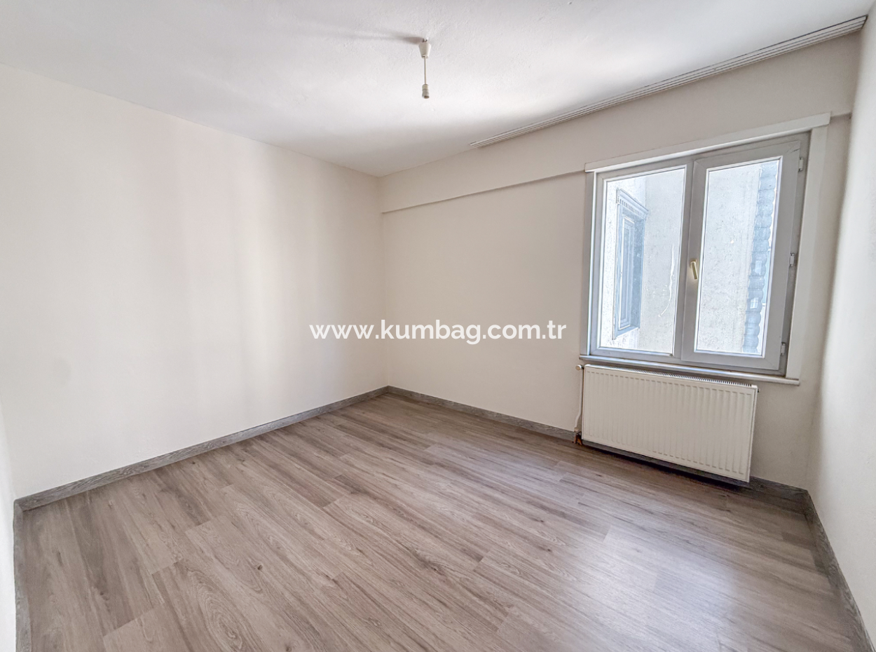 Geräumige 3 1 Wohnung Zum Verkauf Auf Der Strasse In Altinova