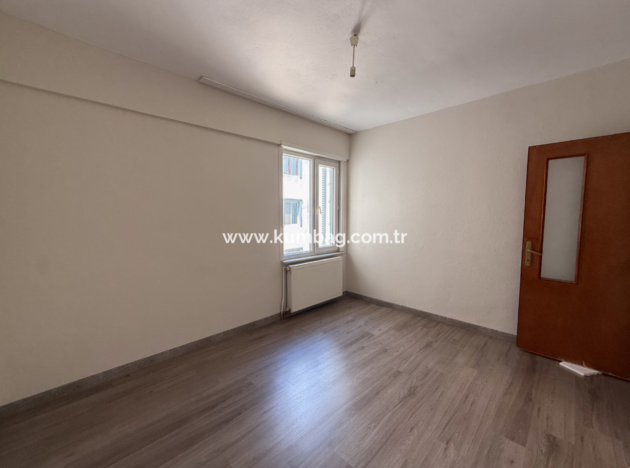 Geräumige 3 1 Wohnung Zum Verkauf Auf Der Strasse In Altinova