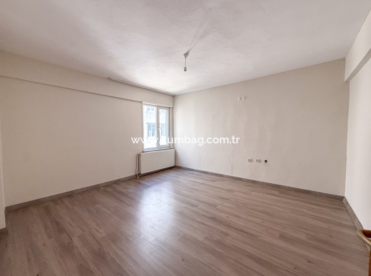 Geräumige 3 1 Wohnung Zum Verkauf Auf Der Strasse In Altinova