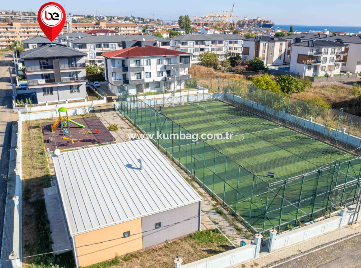 Neue Luxuriöse 2 1 Wohnung Mit Einer Siedlung Zum Verkauf Gegenüber Dem Park In Kumbağ