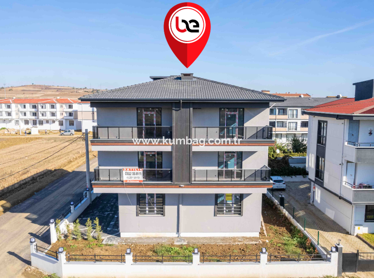 Neue Luxuriöse 2 1 Wohnung Mit Einer Siedlung Zum Verkauf Gegenüber Dem Park In Kumbağ