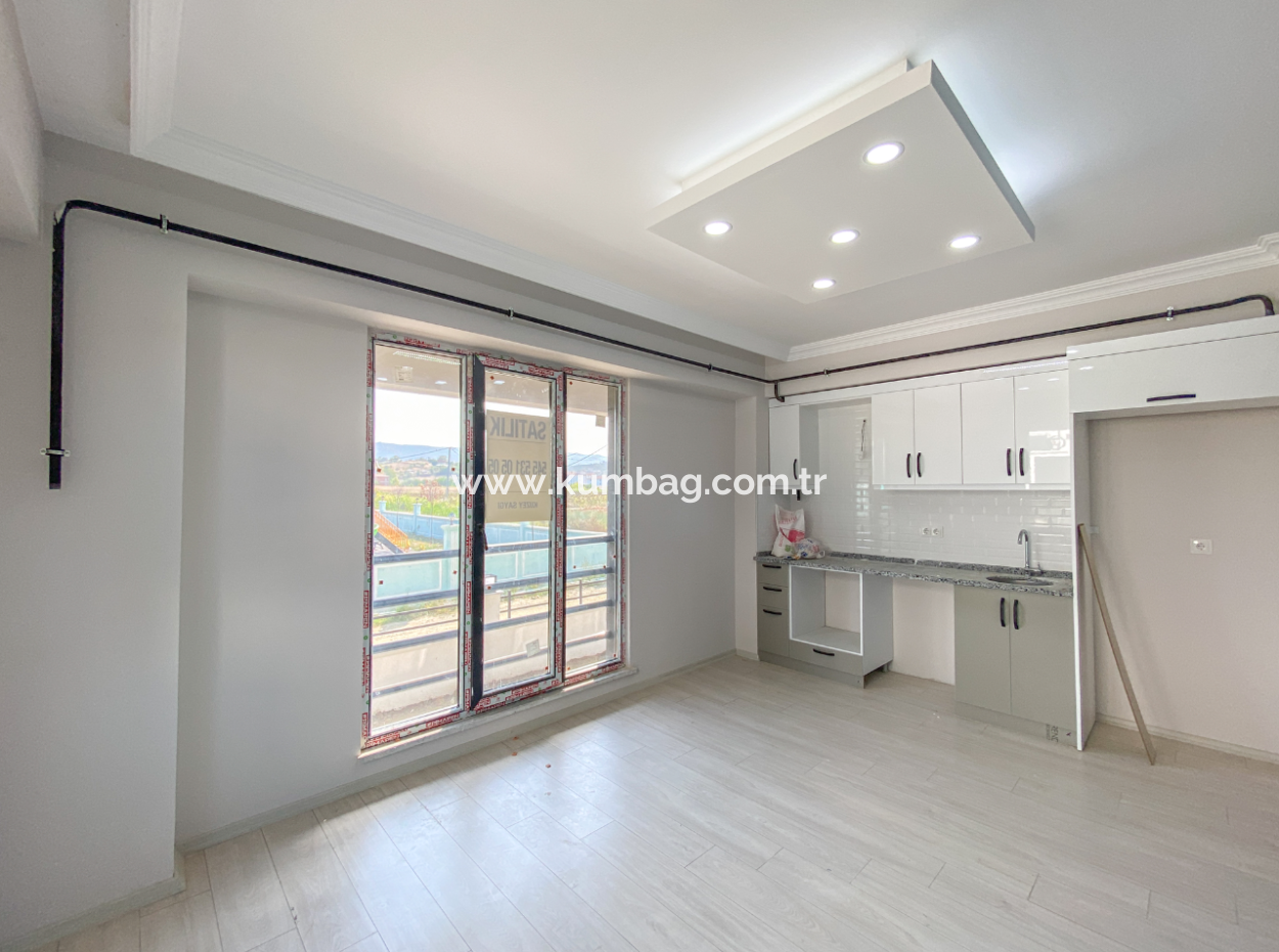 Neue Luxuriöse 2 1 Wohnung Mit Einer Siedlung Zum Verkauf Gegenüber Dem Park In Kumbağ