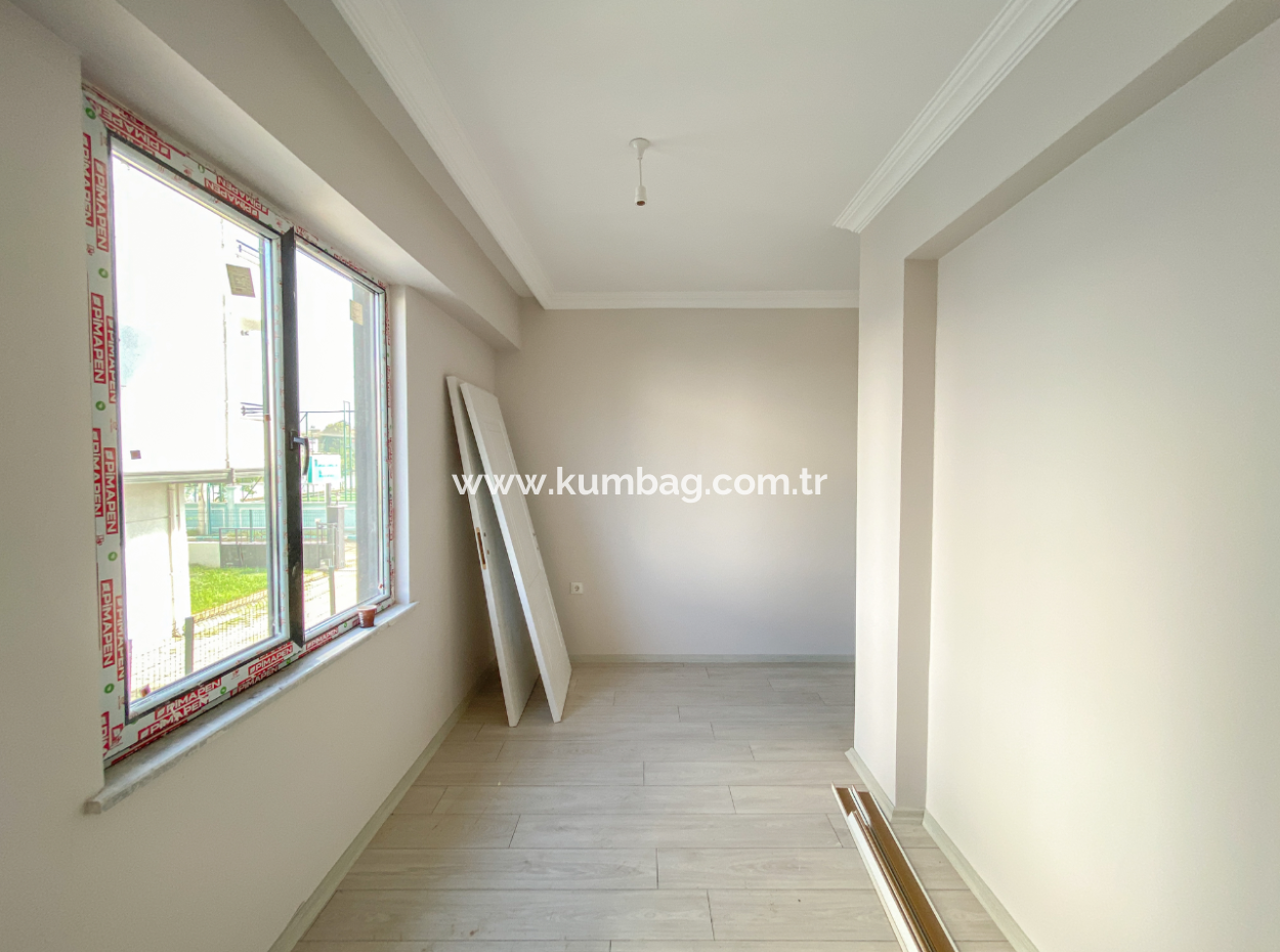 Neue Luxuriöse 2 1 Wohnung Mit Einer Siedlung Zum Verkauf Gegenüber Dem Park In Kumbağ