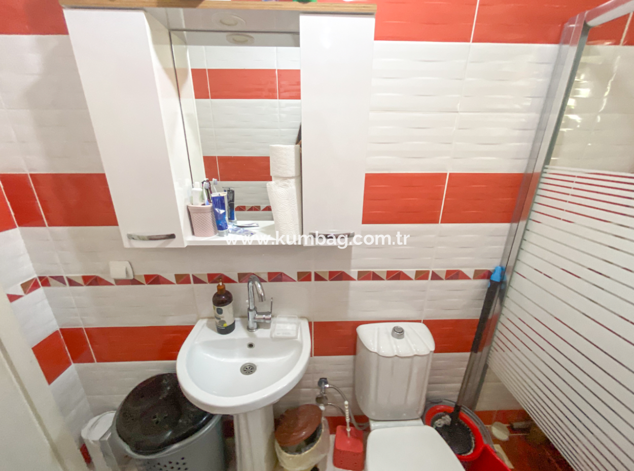 Geräumige 2 In 1 Möblierte Wohnung Zum Verkauf In Kumbagh In Der Nähe Der Pazar Street