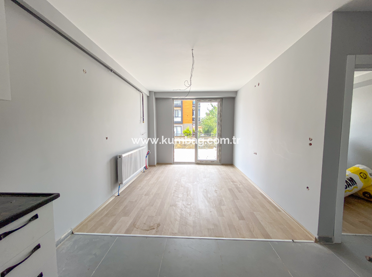 Luxus 1 1 Wohnungen Zum Verkauf In Kumbag Sea Side Komplex Mit Pool