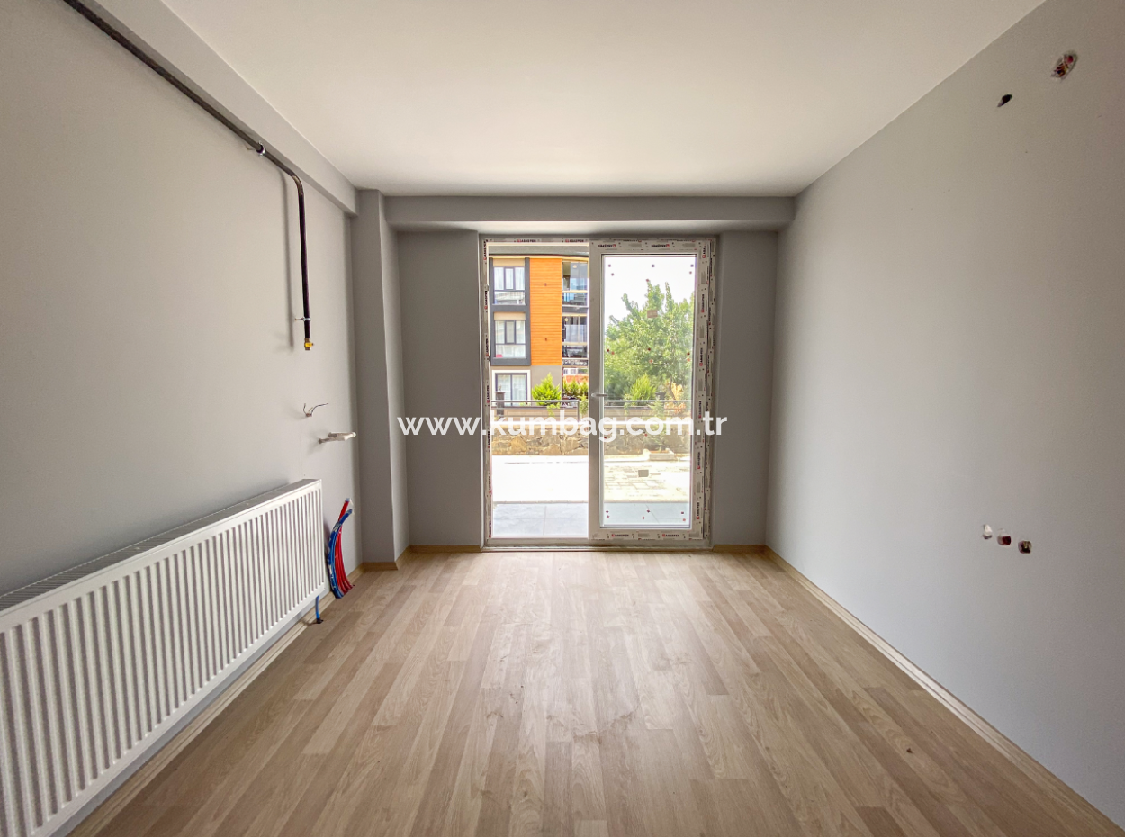 Luxus 1 1 Wohnungen Zum Verkauf In Kumbag Sea Side Komplex Mit Pool