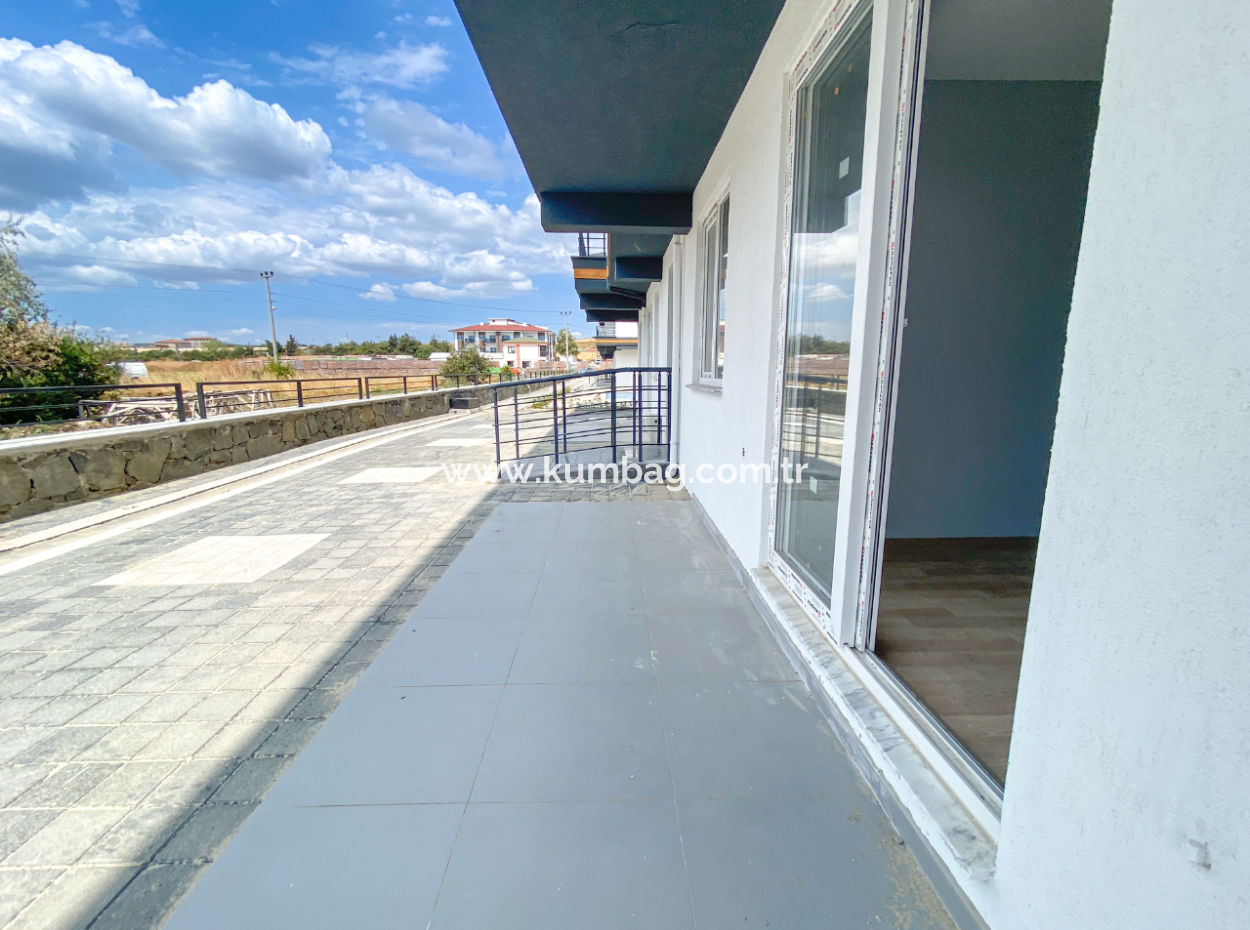 Luxus 1 1 Wohnungen Zum Verkauf In Kumbag Sea Side Komplex Mit Pool