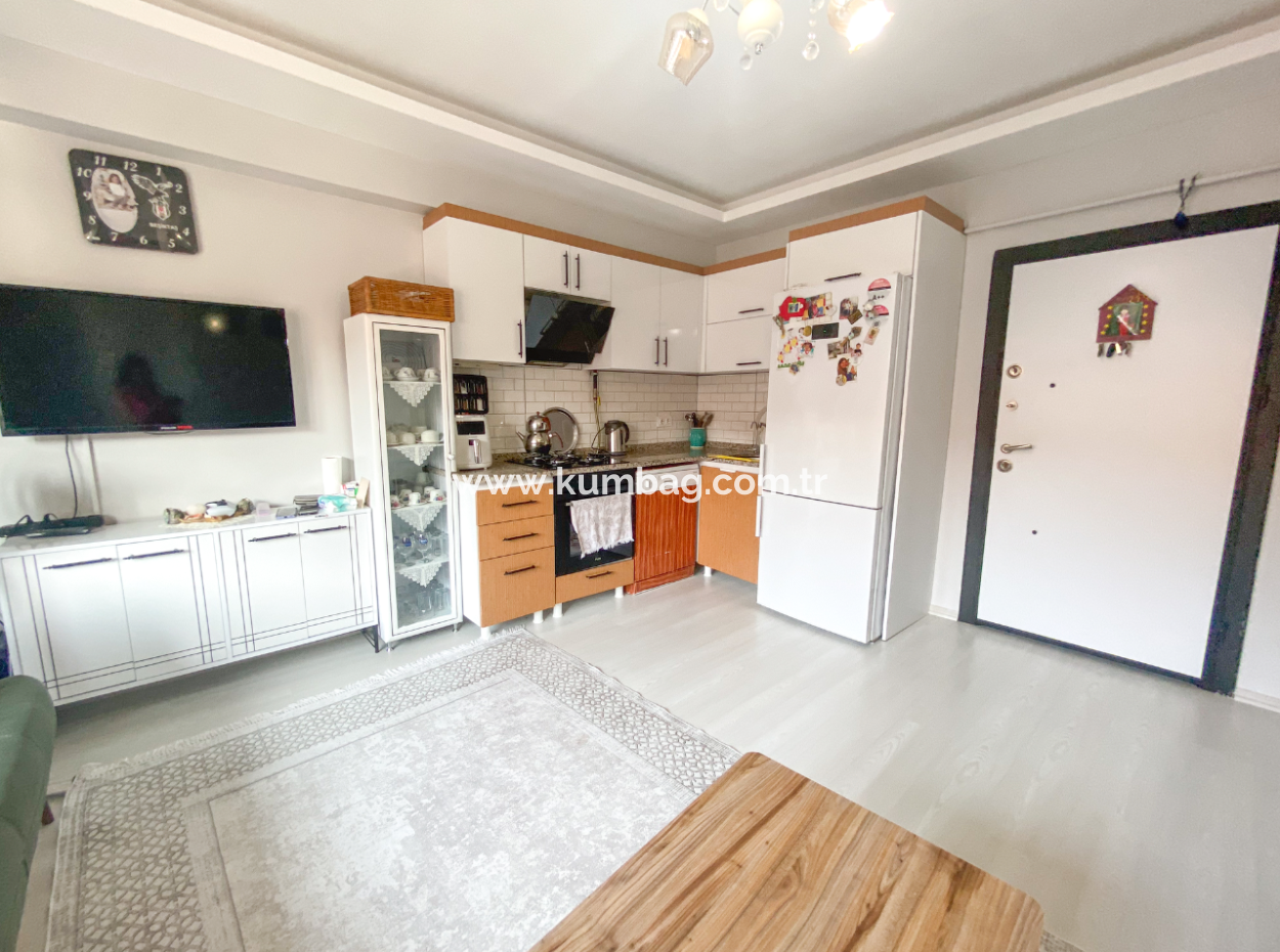 Geräumige 2 1 Wohnung Zum Verkauf In Einem Neubau In Der Nähe Der Kumbağ Marktstrasse