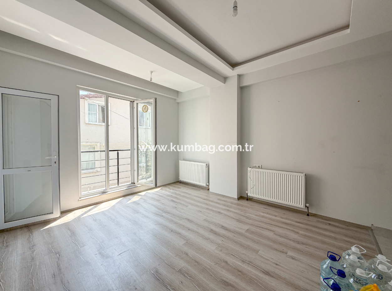 1 1 Wohnung Zum Verkauf Mit Wohnung Direkt Im Zentrum Von Kumbağ