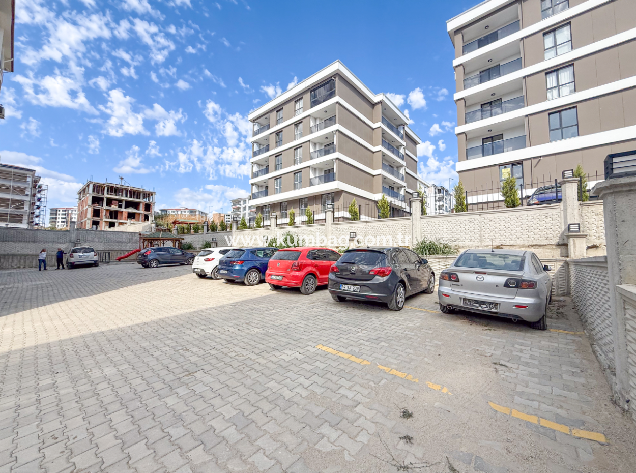 Luxus Sehr Geräumige 2 1 Wohnung Zu Vermieten In Neubau Im Stadtteil Atatürk 