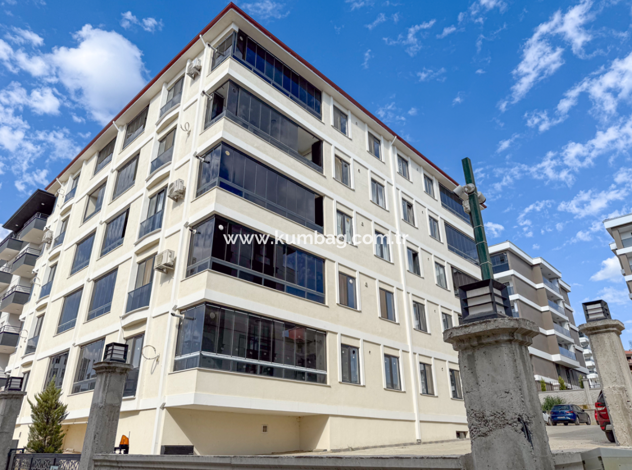 Luxus Sehr Geräumige 2 1 Wohnung Zu Vermieten In Neubau Im Stadtteil Atatürk 