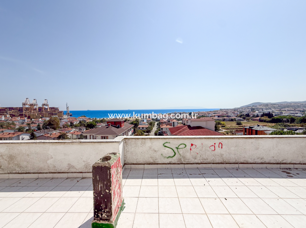 4 1 Triplex Villa Zum Verkauf Mit Grosser Terrasse Mit Meerblick In Kumbağ