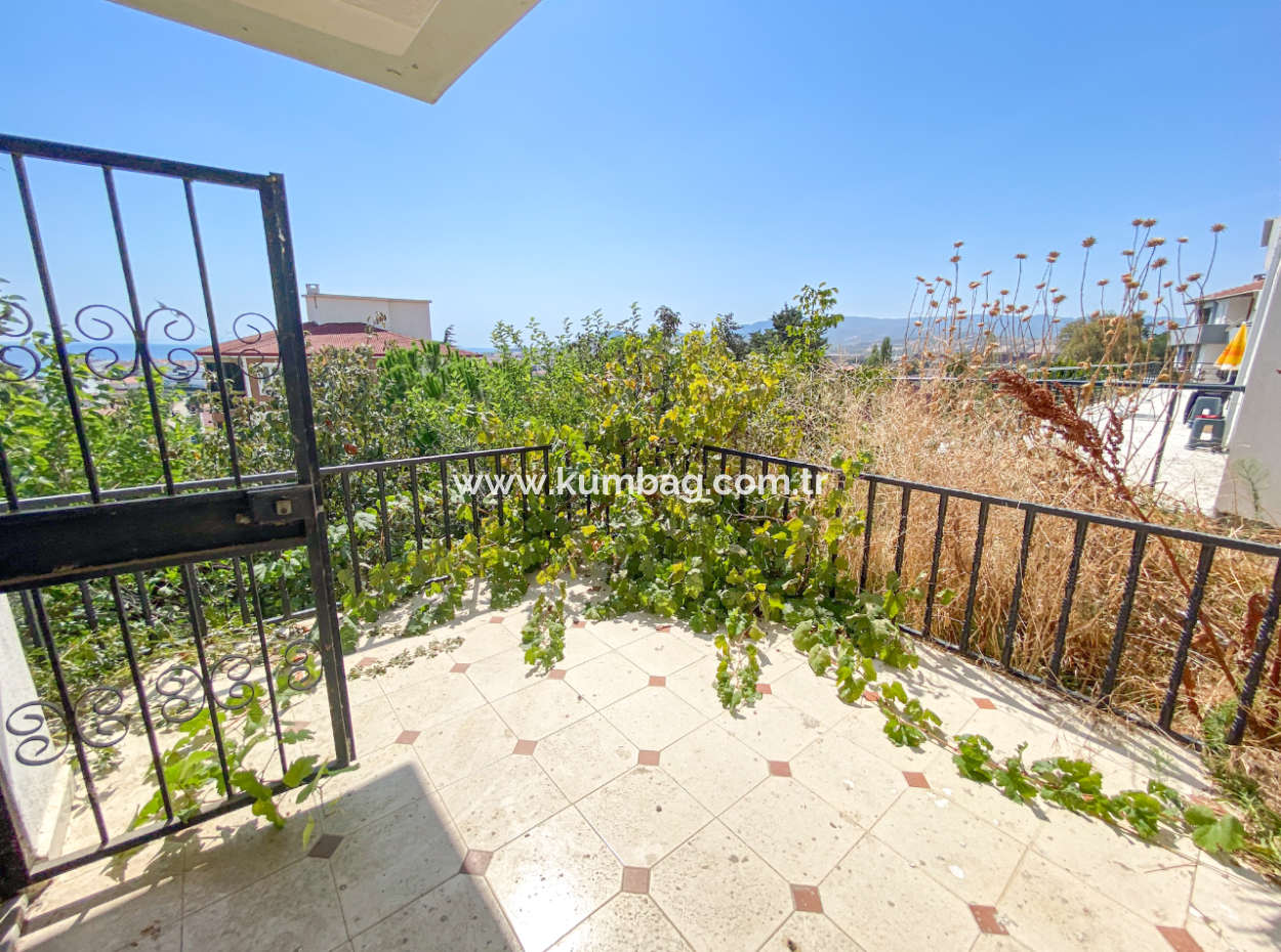 4 1 Triplex Villa Zum Verkauf Mit Grosser Terrasse Mit Meerblick In Kumbağ