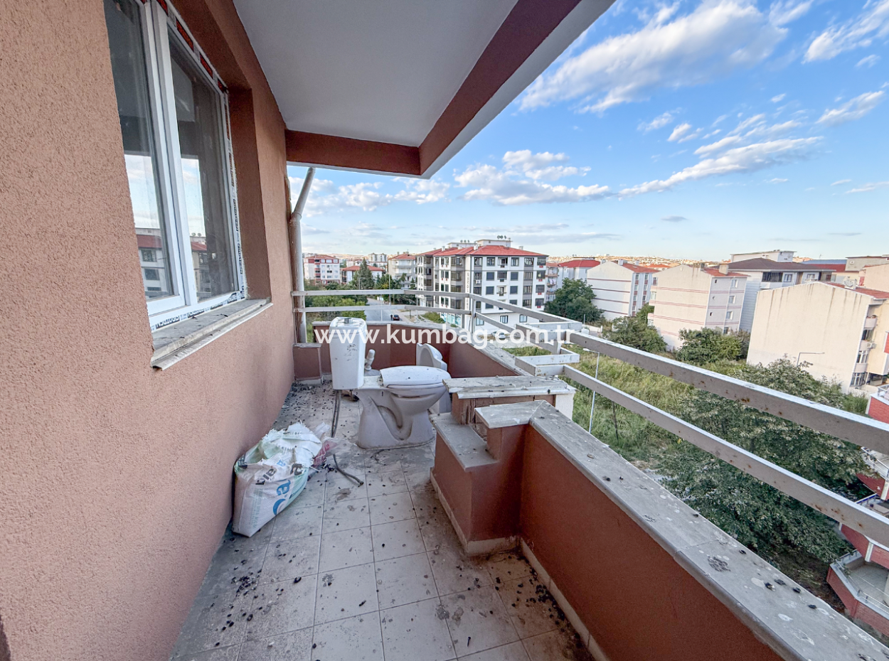 Sehr Geräumige 3 1 Wohnung Zu Vermieten In Zentraler Lage In Altinova