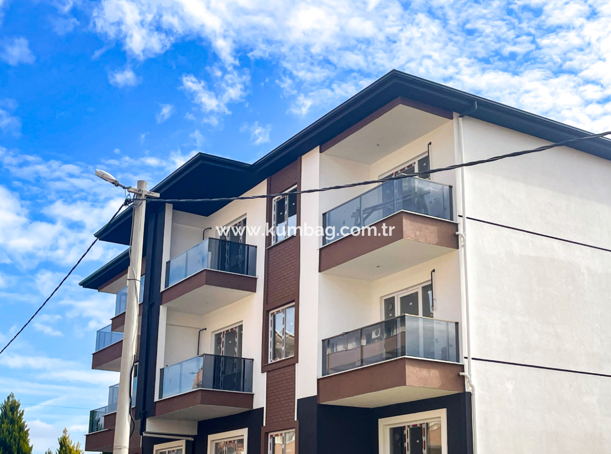 2 1 Wohnungen Zum Verkauf In Einem Neubau In Kumbağ Mit Geräumigkeit Und In Der Nähe Des Meeres
