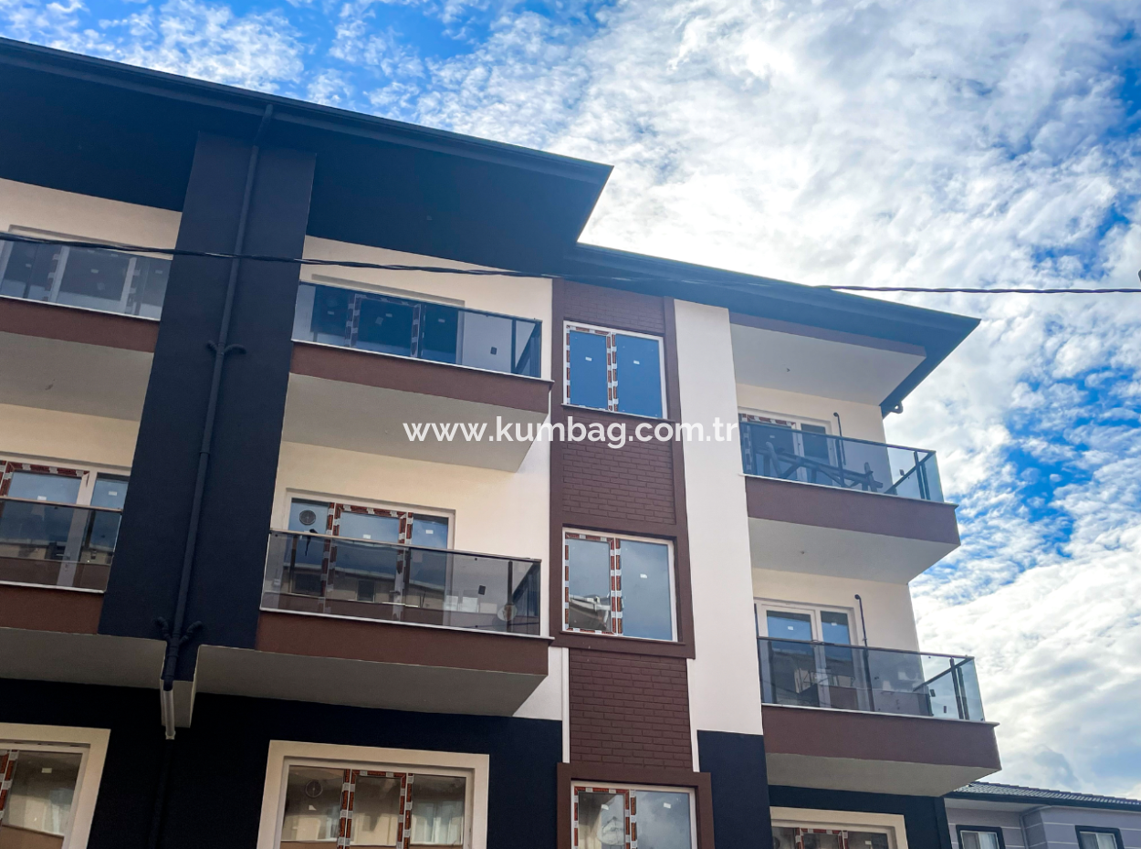 2 1 Wohnungen Zum Verkauf In Einem Neubau In Kumbağ Mit Geräumigkeit Und In Der Nähe Des Meeres