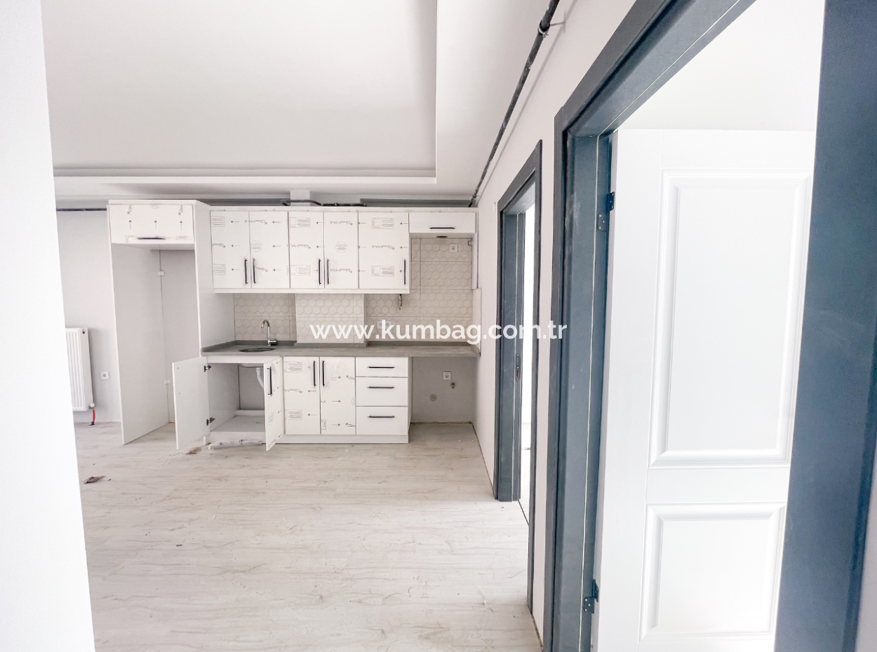 2 1 Wohnungen Zum Verkauf In Einem Neubau In Kumbağ Mit Geräumigkeit Und In Der Nähe Des Meeres