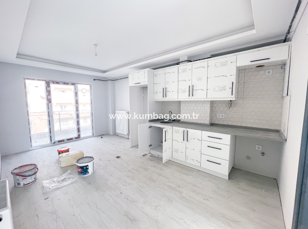 2 1 Wohnungen Zum Verkauf In Einem Neubau In Kumbağ Mit Geräumigkeit Und In Der Nähe Des Meeres