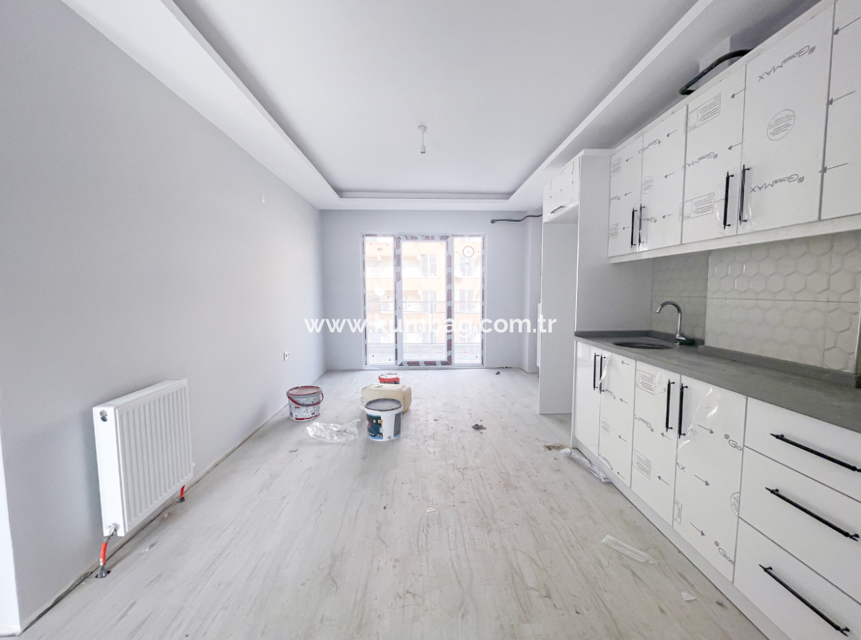 2 1 Wohnungen Zum Verkauf In Einem Neubau In Kumbağ Mit Geräumigkeit Und In Der Nähe Des Meeres