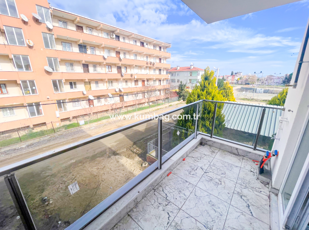 2 1 Wohnungen Zum Verkauf In Einem Neubau In Kumbağ Mit Geräumigkeit Und In Der Nähe Des Meeres