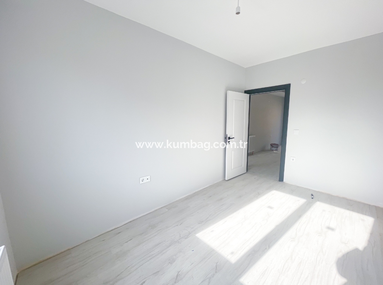 2 1 Wohnungen Zum Verkauf In Einem Neubau In Kumbağ Mit Geräumigkeit Und In Der Nähe Des Meeres