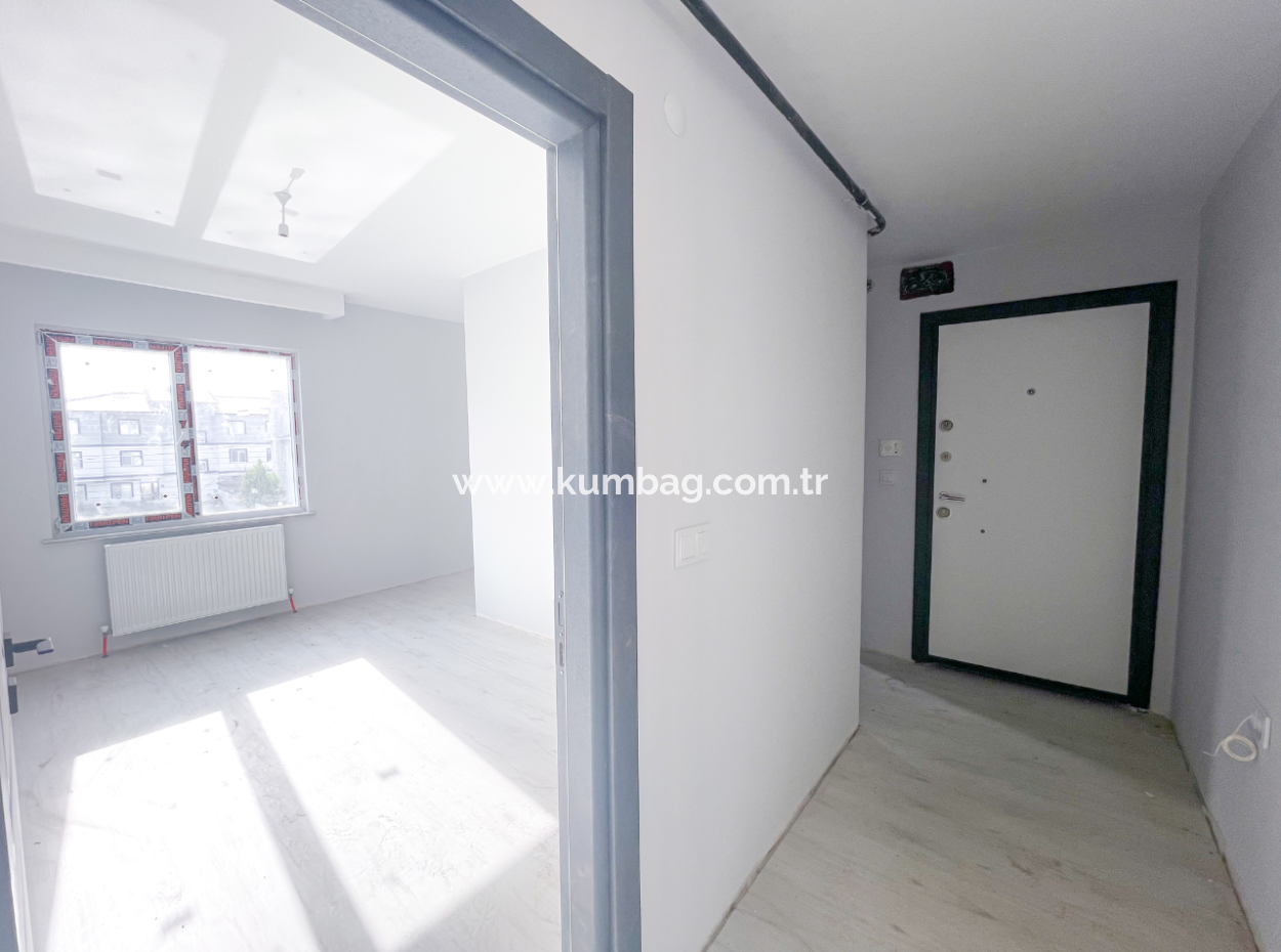 2 1 Wohnungen Zum Verkauf In Einem Neubau In Kumbağ Mit Geräumigkeit Und In Der Nähe Des Meeres