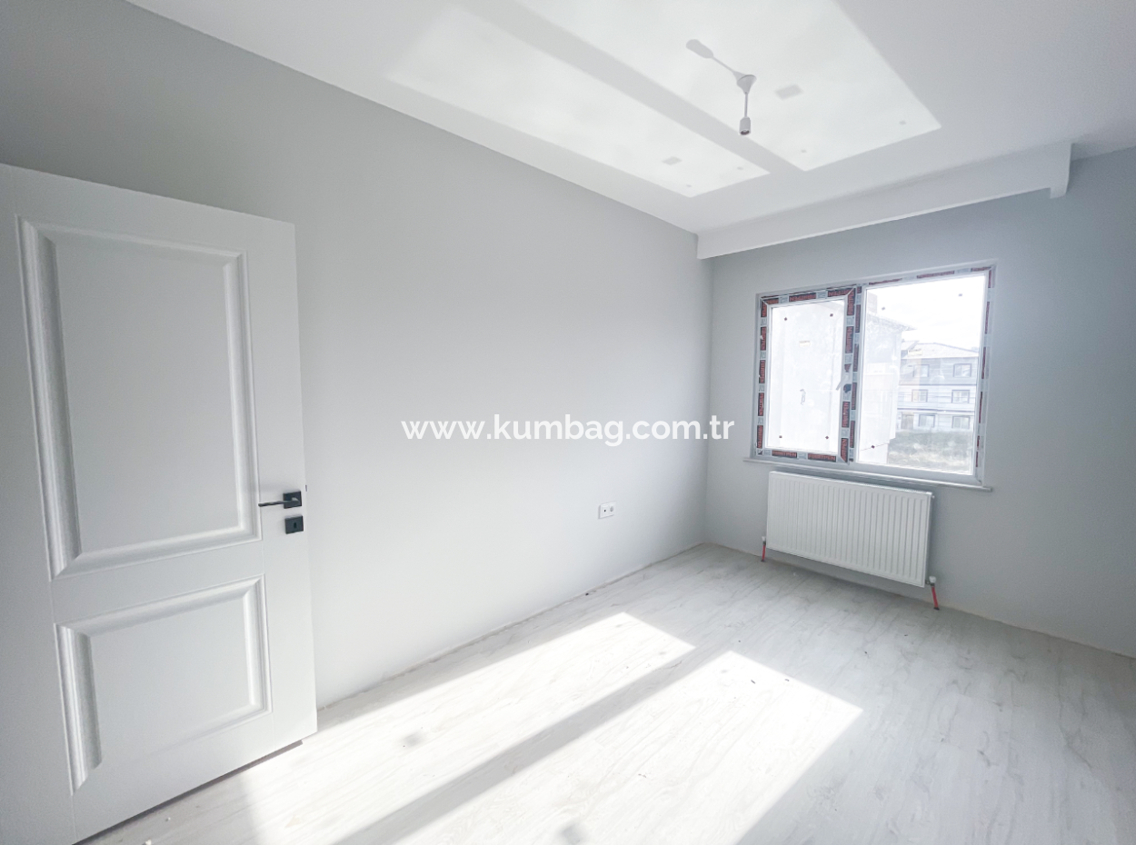 2 1 Wohnungen Zum Verkauf In Einem Neubau In Kumbağ Mit Geräumigkeit Und In Der Nähe Des Meeres