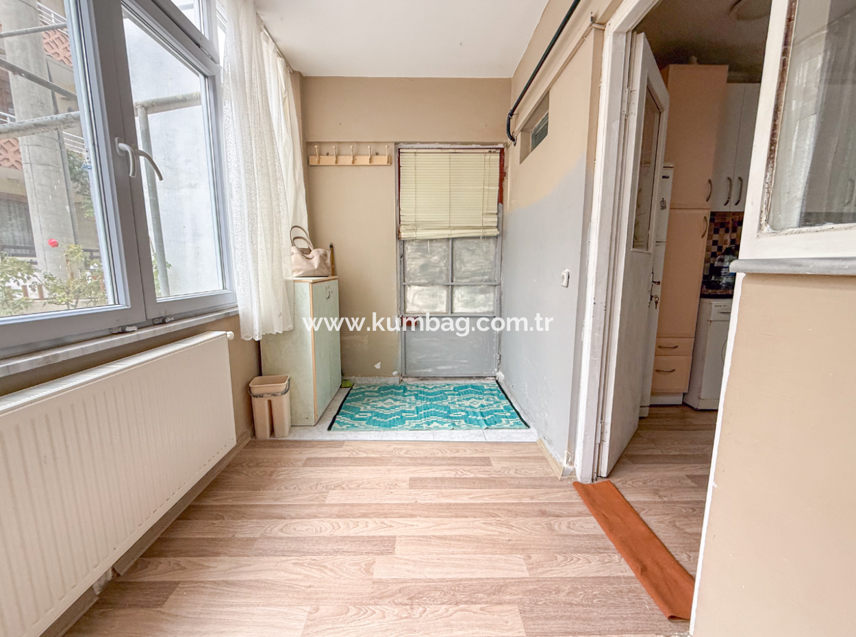 Voll Möblierte Wohnung Zum Verkauf 1 1 Mit Garten In Zentraler Lage Von Kumbağ