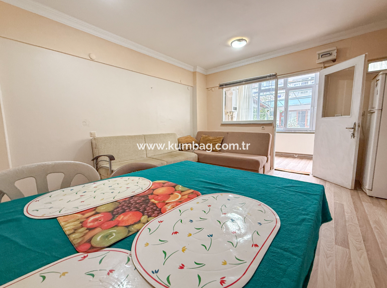 Voll Möblierte Wohnung Zum Verkauf 1 1 Mit Garten In Zentraler Lage Von Kumbağ