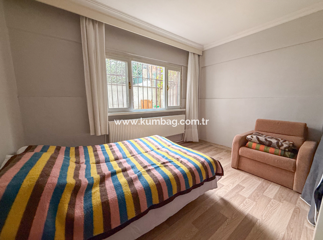 Voll Möblierte Wohnung Zum Verkauf 1 1 Mit Garten In Zentraler Lage Von Kumbağ