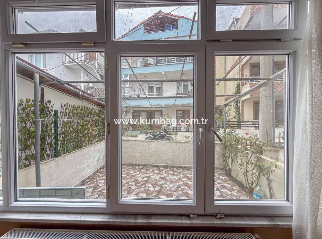 Voll Möblierte Wohnung Zum Verkauf 1 1 Mit Garten In Zentraler Lage Von Kumbağ