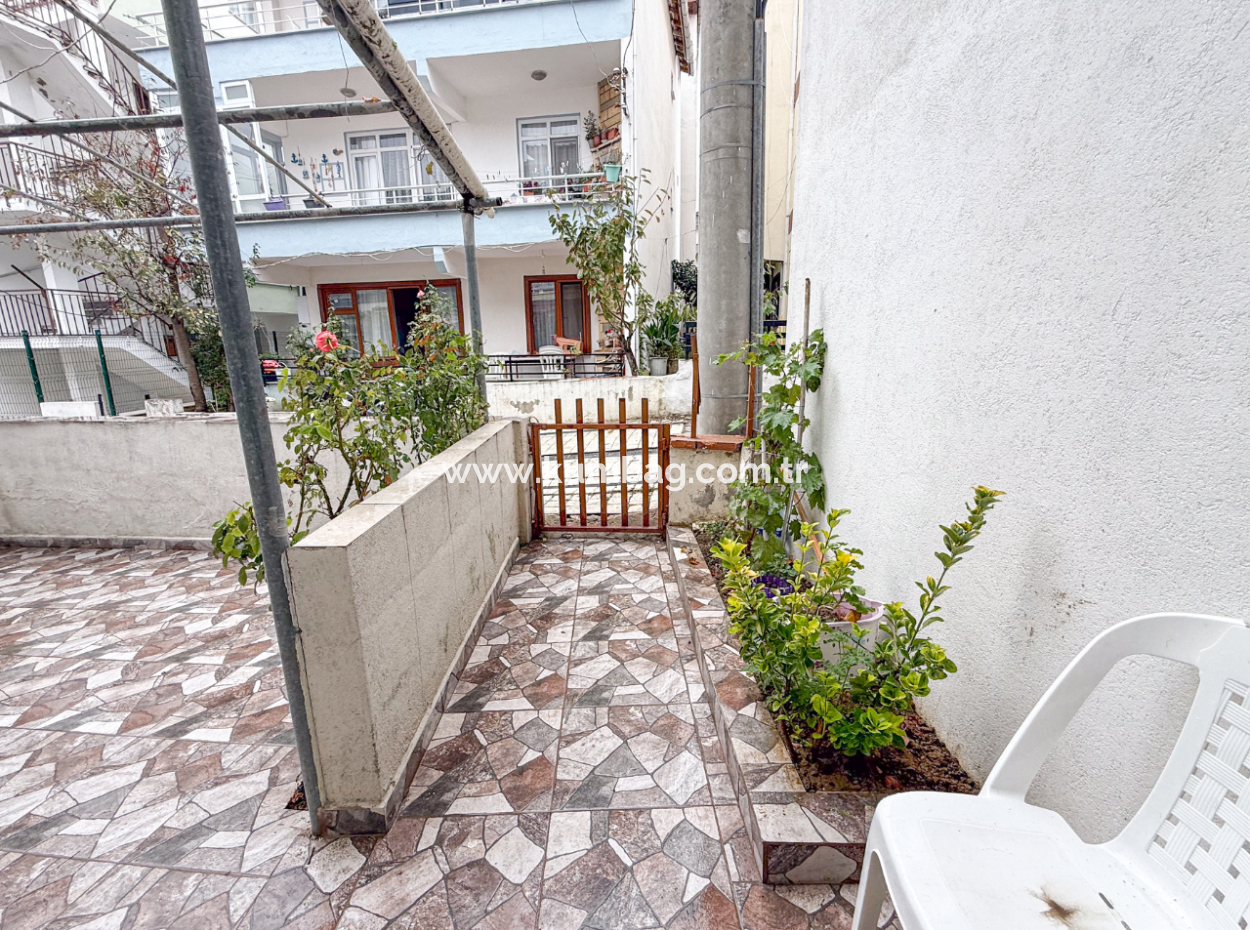 Voll Möblierte Wohnung Zum Verkauf 1 1 Mit Garten In Zentraler Lage Von Kumbağ