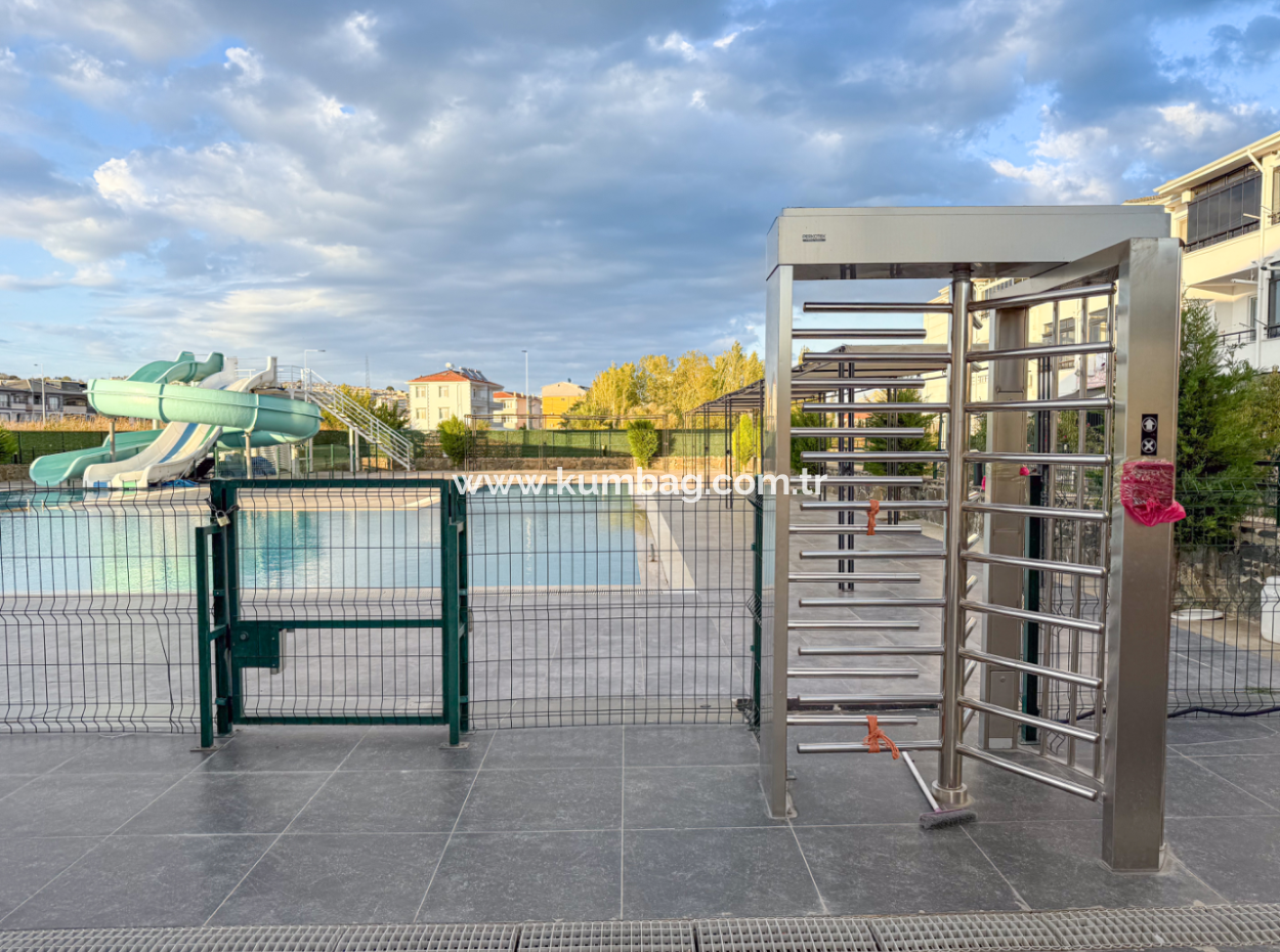 1 1 Wohnung Zum Verkauf In Einem Komplex In Der Nähe Des Meeres Mit Aquapark Und Pool