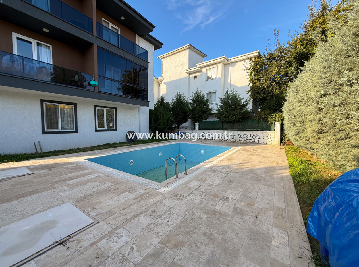 2 1 Wohnungen Zum Verkauf Mit Garten In Boutique-Anlage Mit Pool In Kumbağ