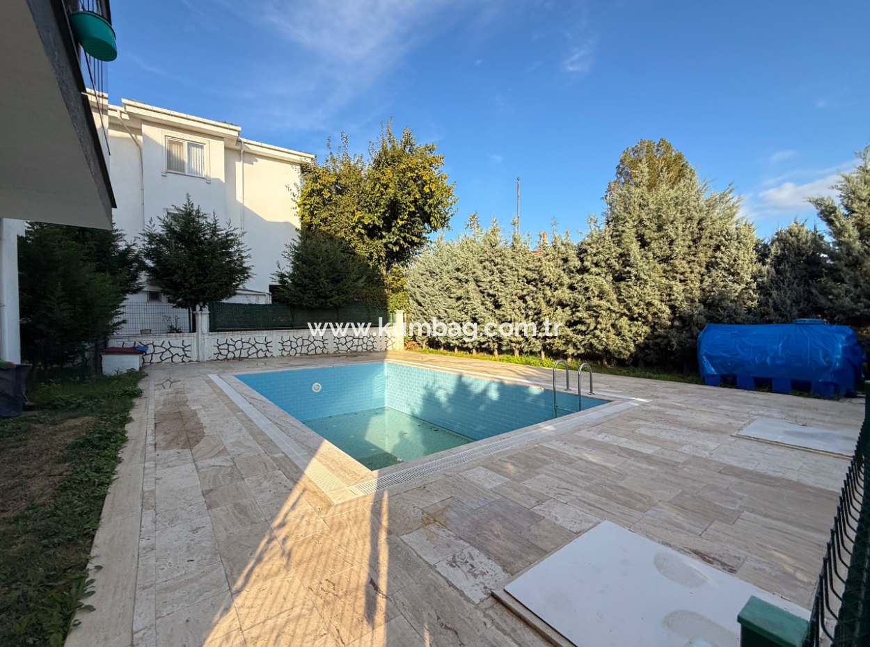 2 1 Wohnungen Zum Verkauf Mit Garten In Boutique-Anlage Mit Pool In Kumbağ