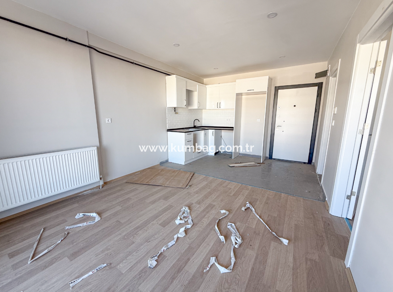 Luxus 1 1 Wohnung Zu Vermieten In Der Nähe Des Meeres In Einem Komplex Mit Kumbağ Pool