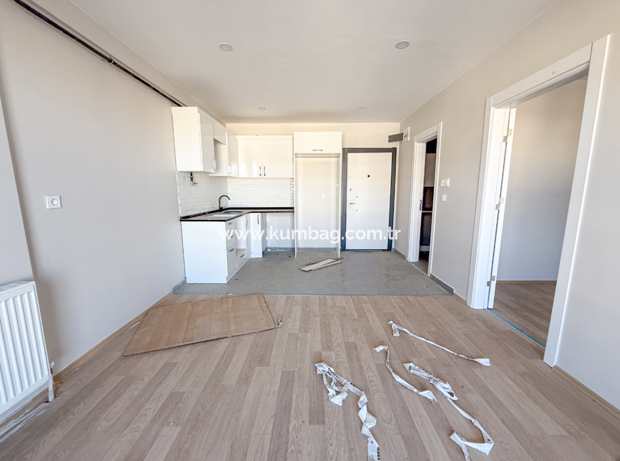 Luxus 1 1 Wohnung Zu Vermieten In Der Nähe Des Meeres In Einem Komplex Mit Kumbağ Pool