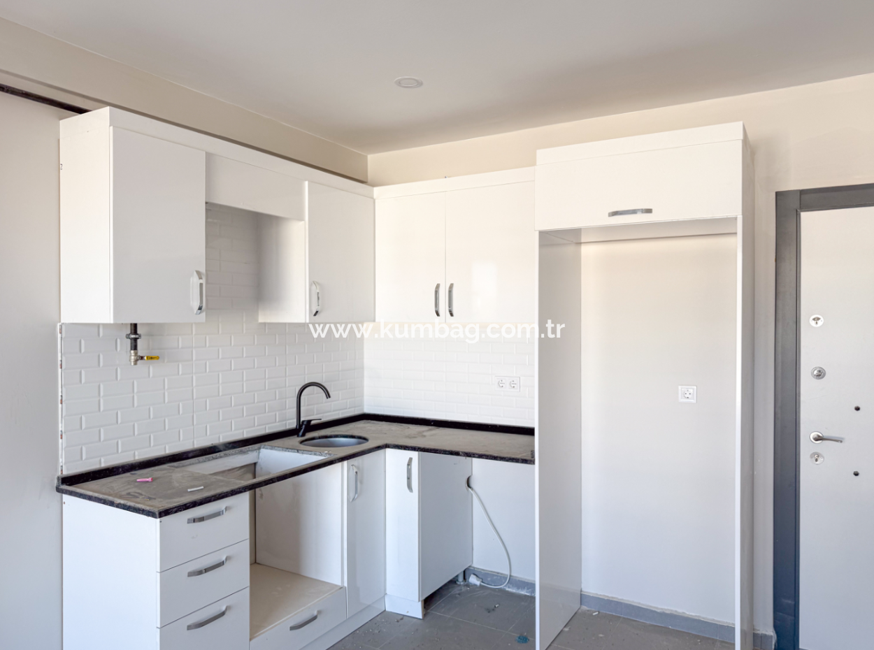 Luxus 1 1 Wohnung Zu Vermieten In Der Nähe Des Meeres In Einem Komplex Mit Kumbağ Pool