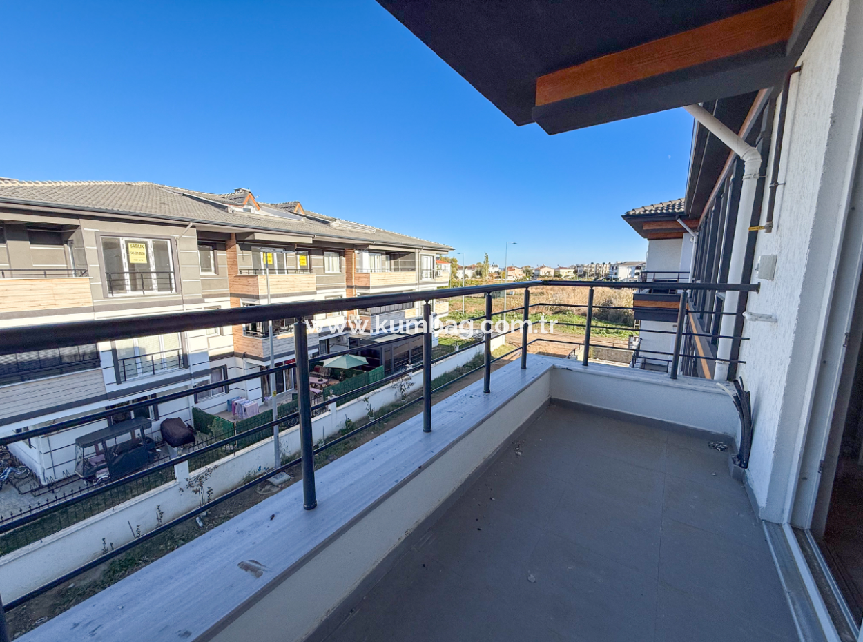 Luxus 1 1 Wohnung Zu Vermieten In Der Nähe Des Meeres In Einem Komplex Mit Kumbağ Pool