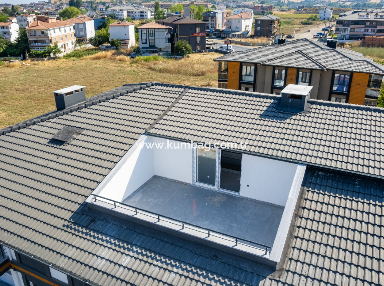 Luxus 2 1 Wohnungen Zum Verkauf In Kumbag Sea Side Komplex Mit Pool